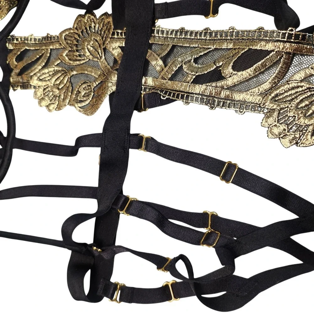 Victoria's Secret Size M Very Sexy Baroque Embroidered Strappy Cutout Teddy